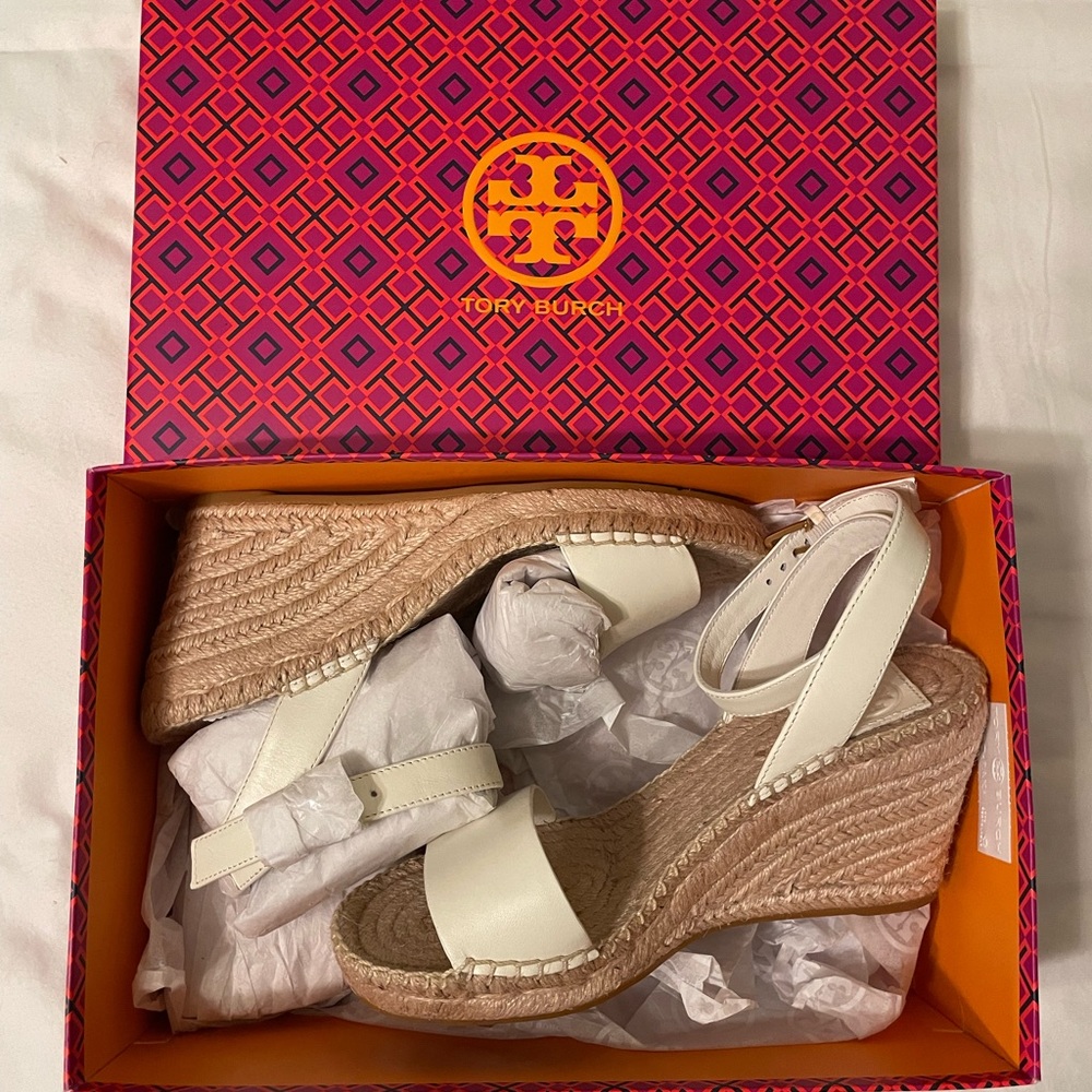 NEW IN BOX Tory Burch Wedges